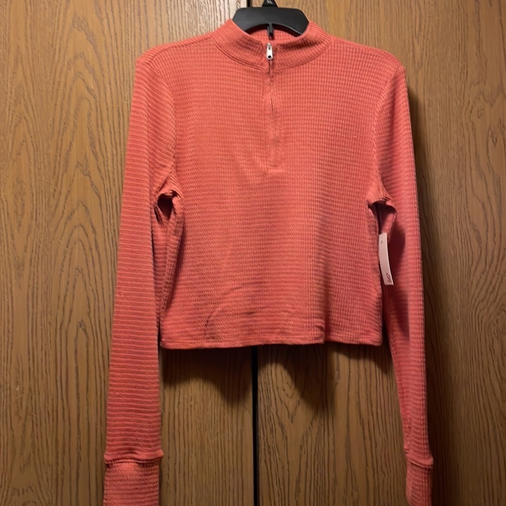 🔥Sale🔥..burnt orange top with zipper from chest to neck ..NWT
